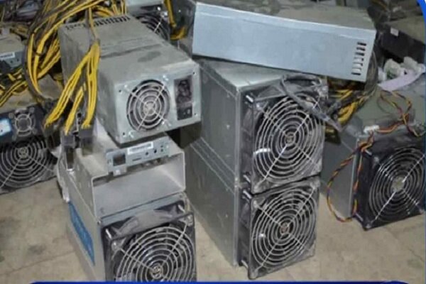 اسماعیل زادگان: ۱۴ دستگاه ماینر غیر مجاز در پلدشت کشف شد