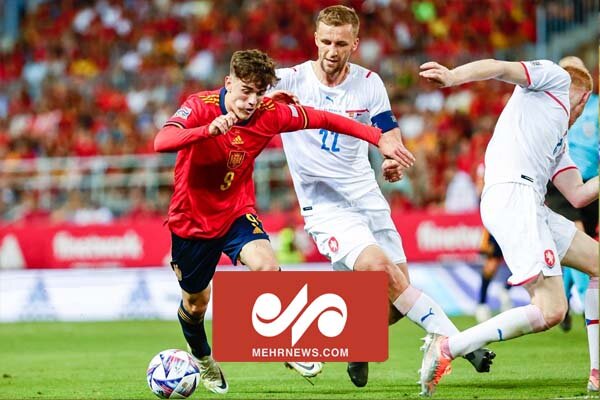 اسپانیا ۲ – جمهوری چک صفر / صدرنشینی با گل سارابیا