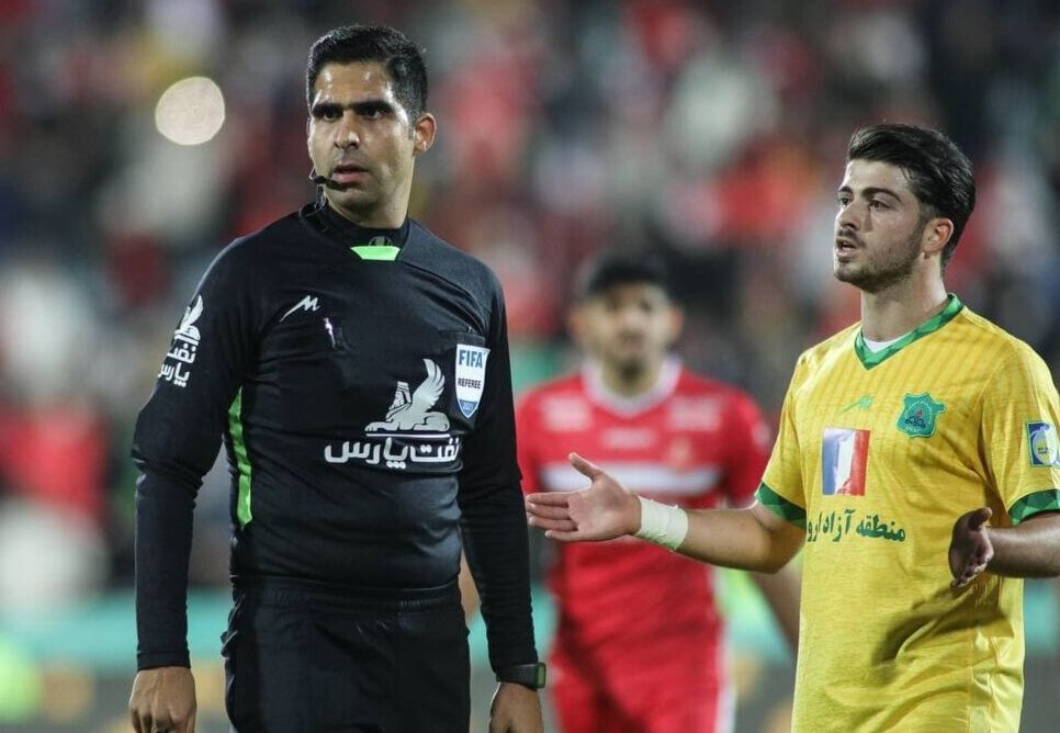 اشتباهات بزرگ داور بازی پرسپولیس/ یک گل و یک پنالتی گرفته نشد