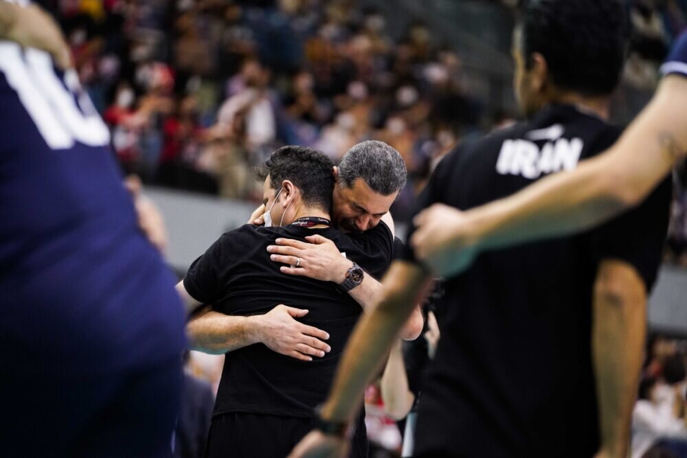 اشکهای عطایی پس از قهرمانی آسیا به یاد «کاظمی»