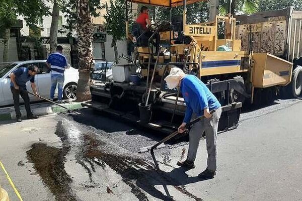 اصلاح آسفالت ۲۲ خیابان و بزرگراه تا پایان شهریور