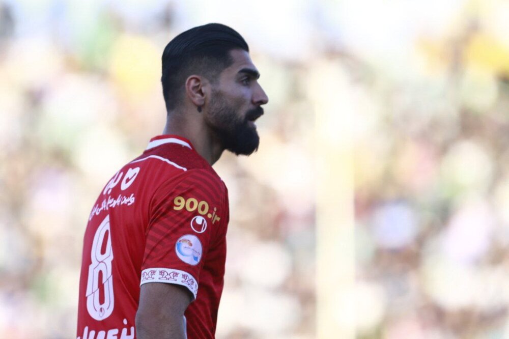 اعتراض جالب هواداران تراکتور به رضا اسدی