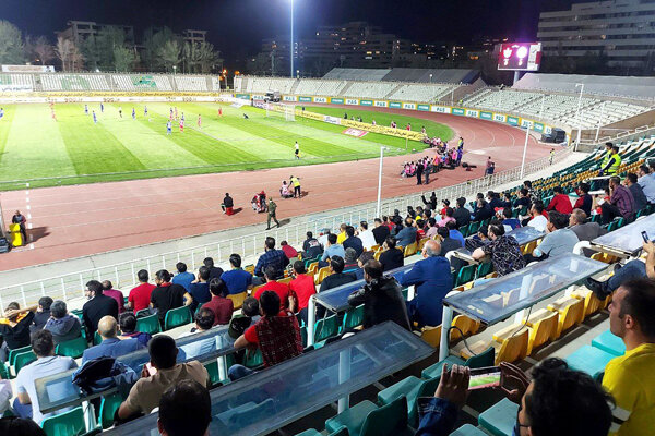 اعتراض شدید بوقچی‌ها به داوری/ درگیری فیزیکی بازیکنان در راهرو