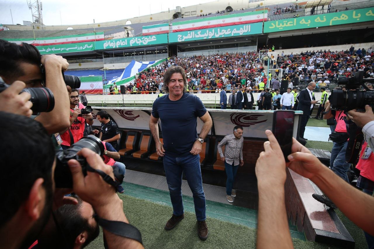 اعتراض شدید سرمربی استقلال به داور در پایان دربی!