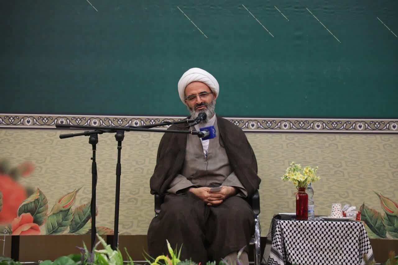 اعتکاف فرصت معنوی بندگی است