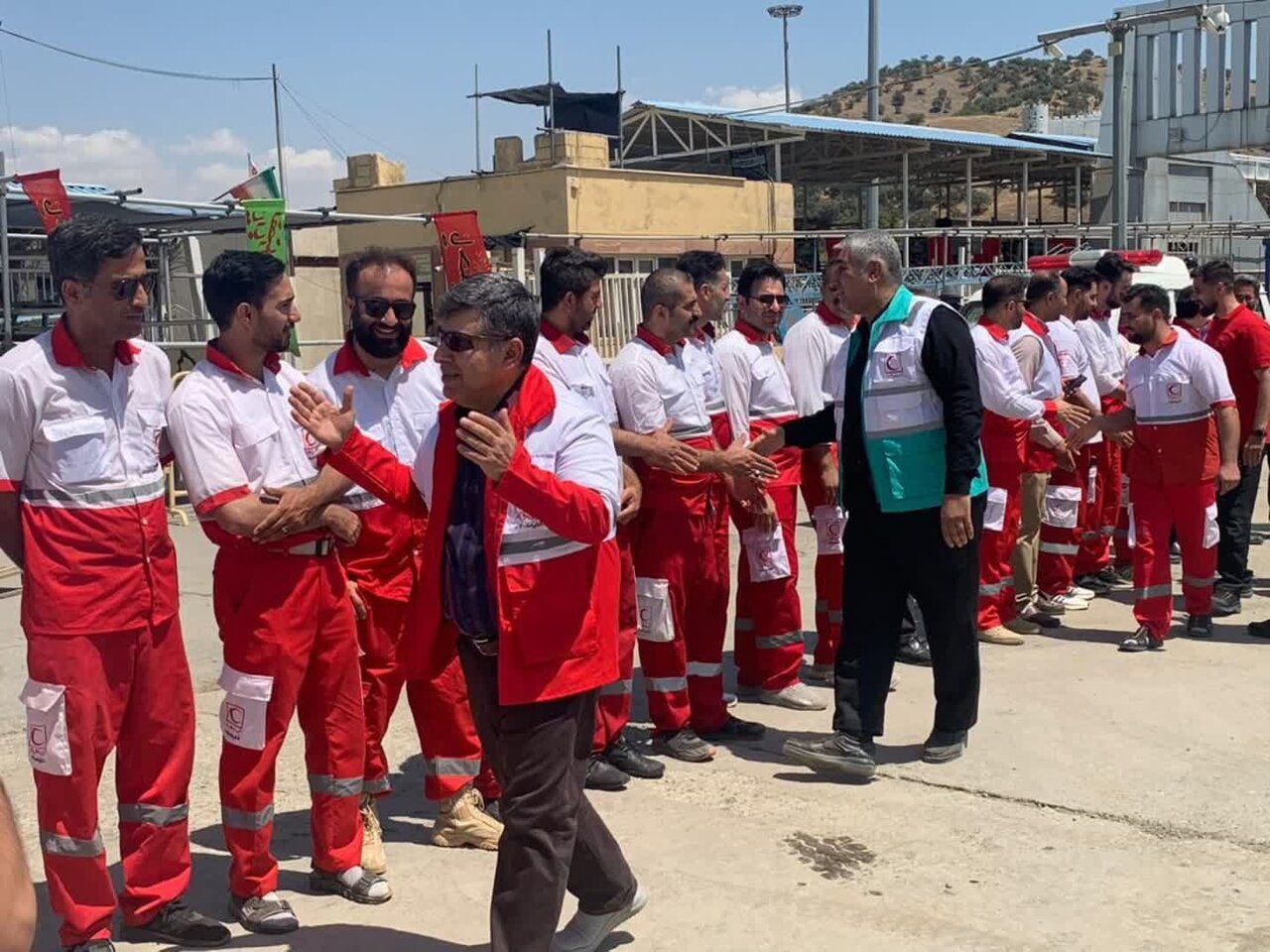 اعزام تیم هال احمر کردستان به سلیمانیه عراق برای خدمت به
زائران