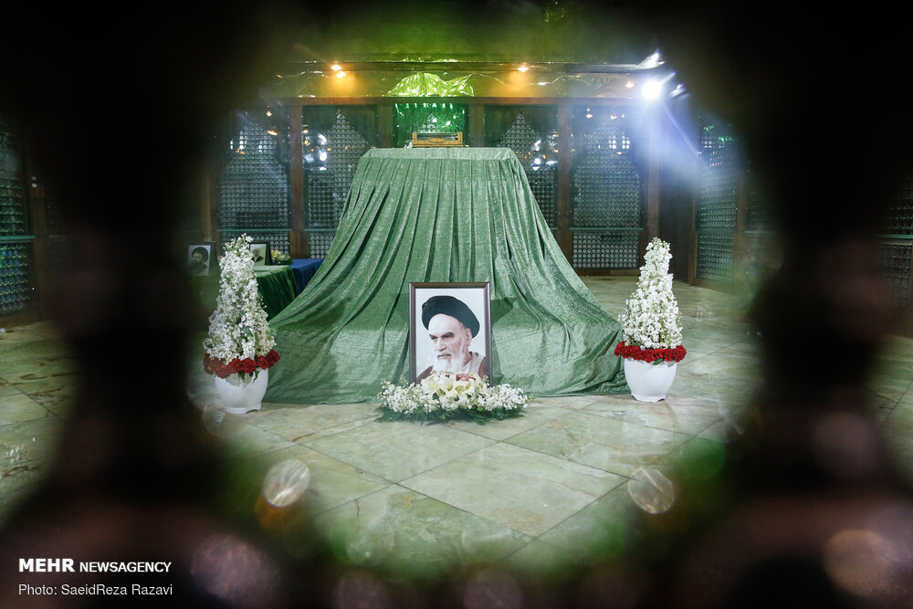 اعضای ششمین دوره شورای شهر تهران با آرمان های امام(ره) تجدید میثاق کردند