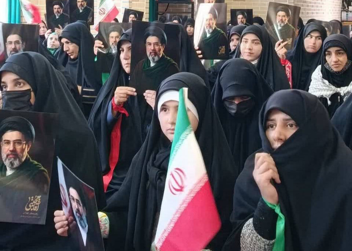اعلام بیعت بانوان طلبه بیجاری با رهبر انقلاب اسلامی