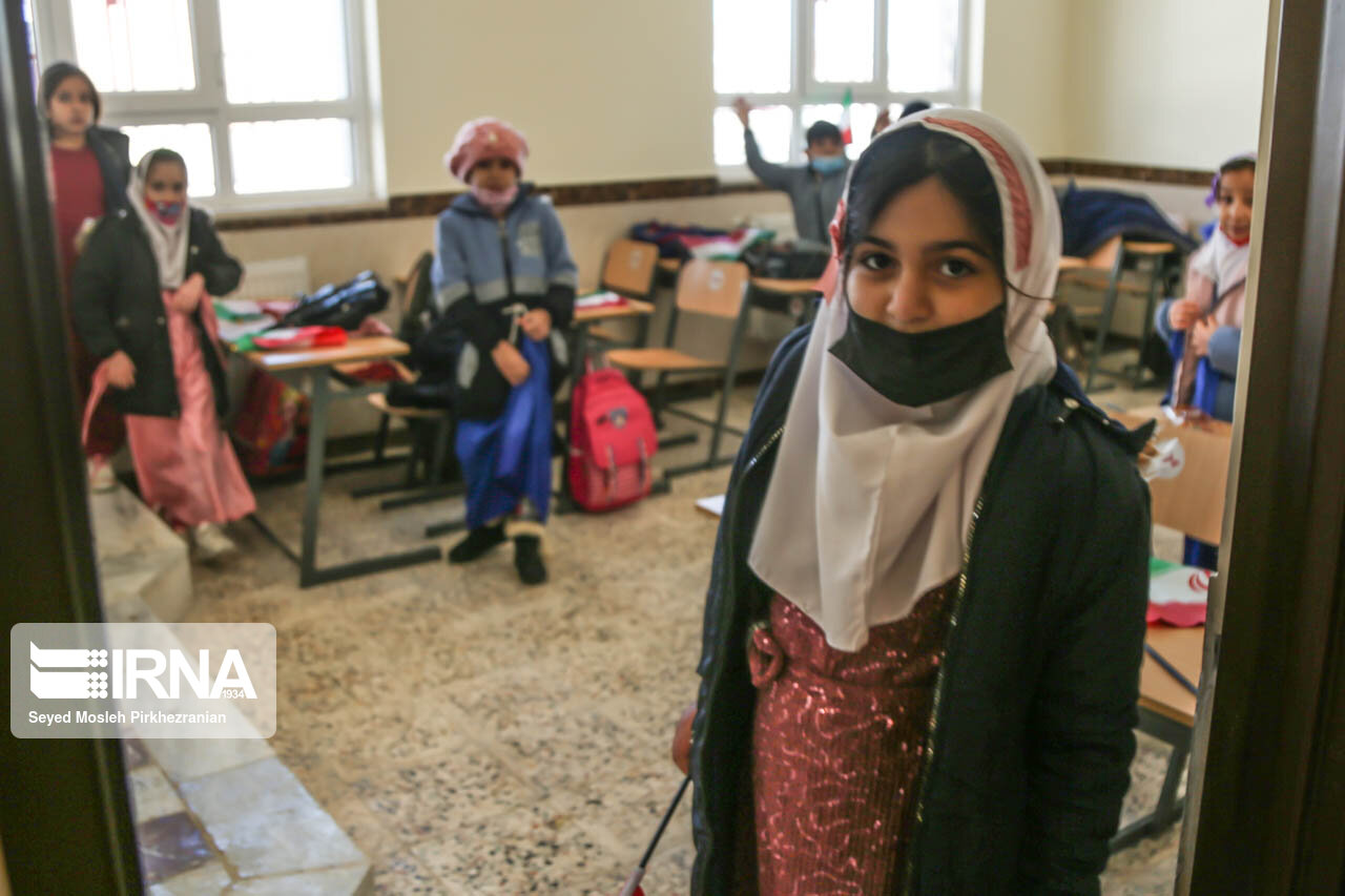 افتتاح مدرسه سه کلاسه روستای خیاره در دومین روز دهه فجر