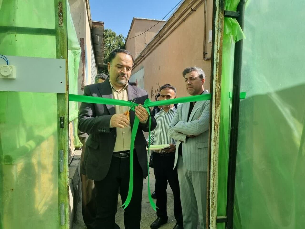 افتتاح نخستین گلخانه آموزشی در مدارس استثنایی کردستان