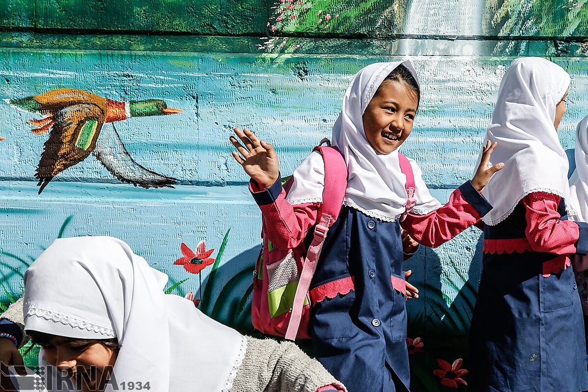 افزایش ۴۰ درصدی جمعیت دانشآموزان افغان/ برخی مهاجران برگه حمایت تحصیلی نگرفتهاند