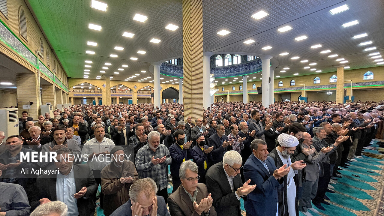 اقامه نماز عید فطر در ارومیه با حضور پرشور مردم