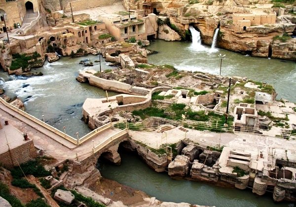 اقداماتی برای حل مشکل نشت آب در سازههای آبی شوشتر انجام میشود