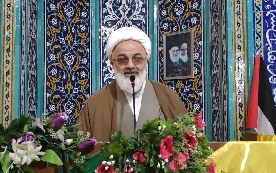 امام جمعه آرادان: بانوان در دام تبلیغات دشمن درباره حجاب نیفتند