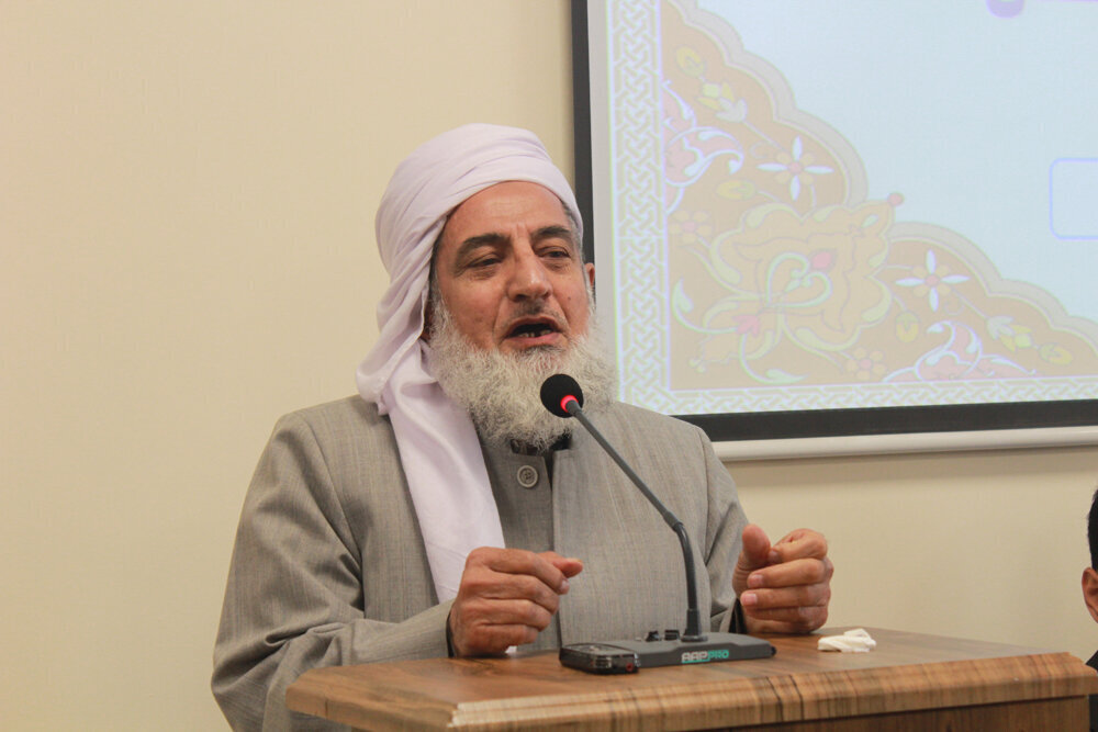 امام جمعه مریوان: رمضان ماه رستگاری، صبر و انفاق است