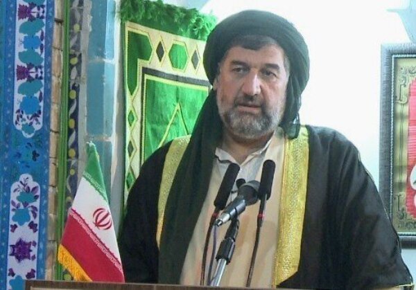 امام جمعه موقت سنندج: آثار معنوی رمضان باید در تمام سال استمرار یابد