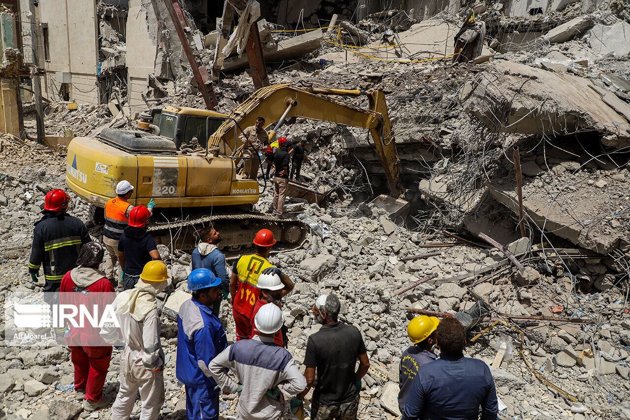 امام جمعه همدان: برخورد قاطع قوه قضاییه با مسببان حادثه متروپل اهمیت ویژهای دارد