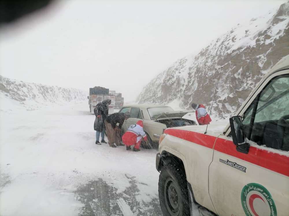 امدادرسانی به ۳۰۰۰ حادثه دیده/ برف، کولاک و آبگرفتگی در ۱۲استان