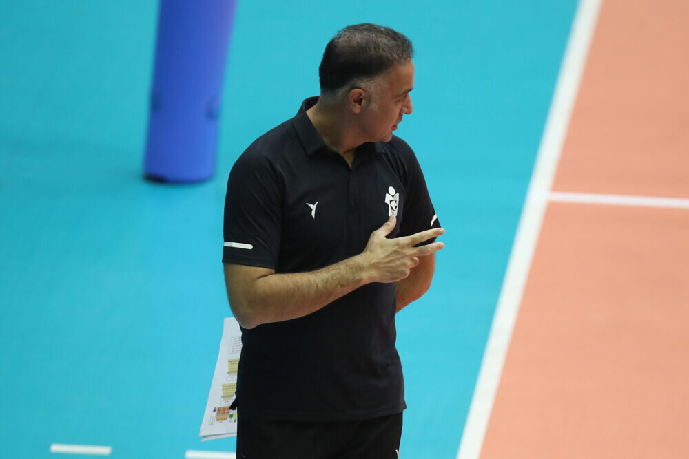 امروز بازیکنانم حرفه ای نبودند/ هر دو طرف مقصر هستند