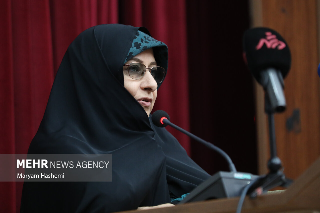 امروز بانوان مسلمان در خط مقدم جبهه حق ایستاده‌اند