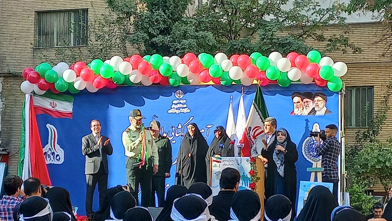 امروز قدرتهای جهان در نوبت خرید تجهیزات نظامی از ایران هستند