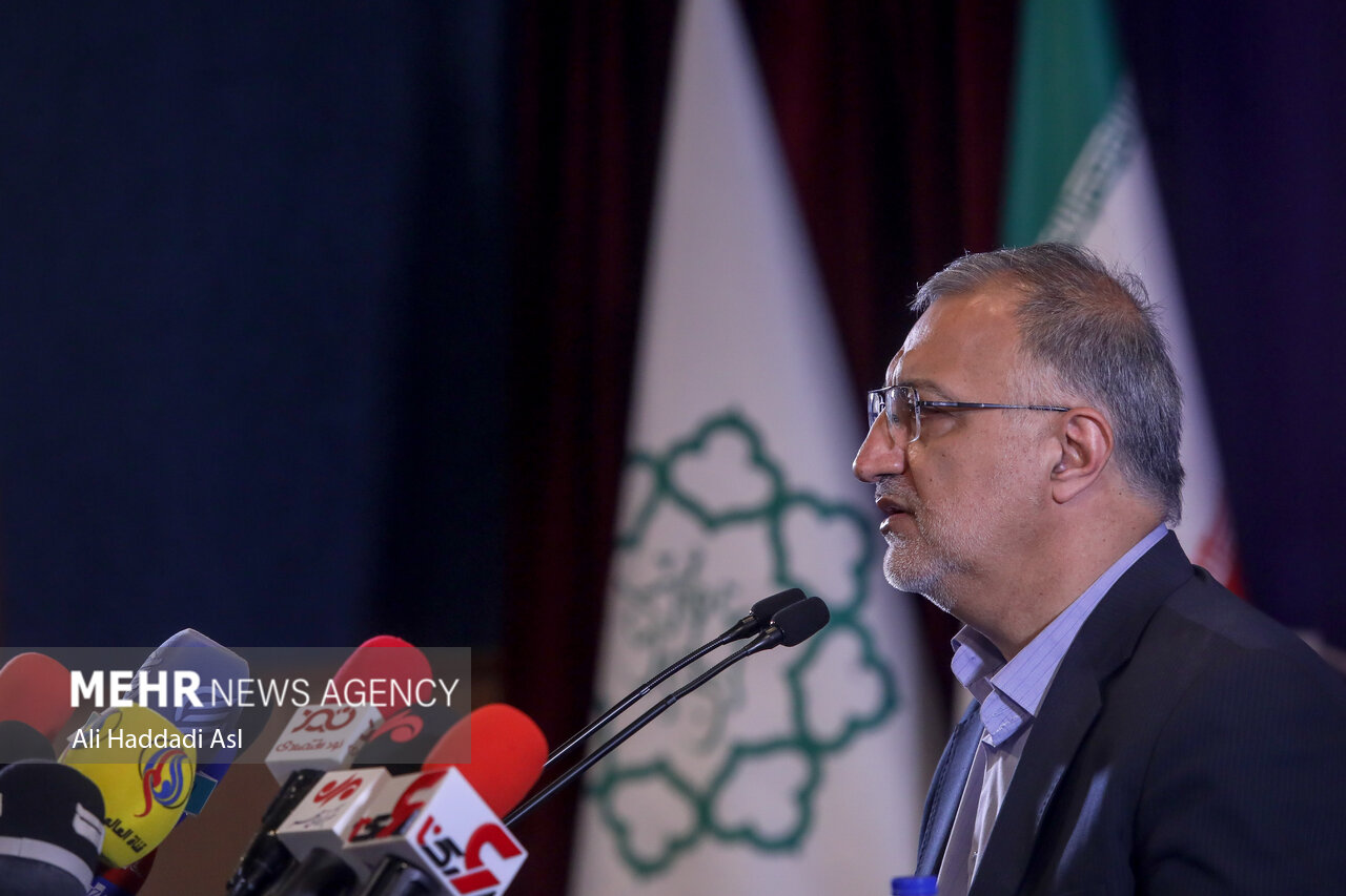 امروز پرچم اربعین در دست زنان است
