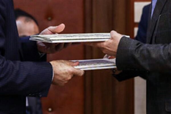 امضای تفاهم نامه همکاری بین حوزه هنری و ستاد مبارزه با موادمخدر