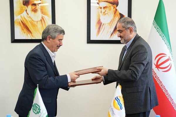 امضای تفاهمنامه ۲۱۰ میلیارد تومانی بنیاد علوی و منطقه آزاد قشم