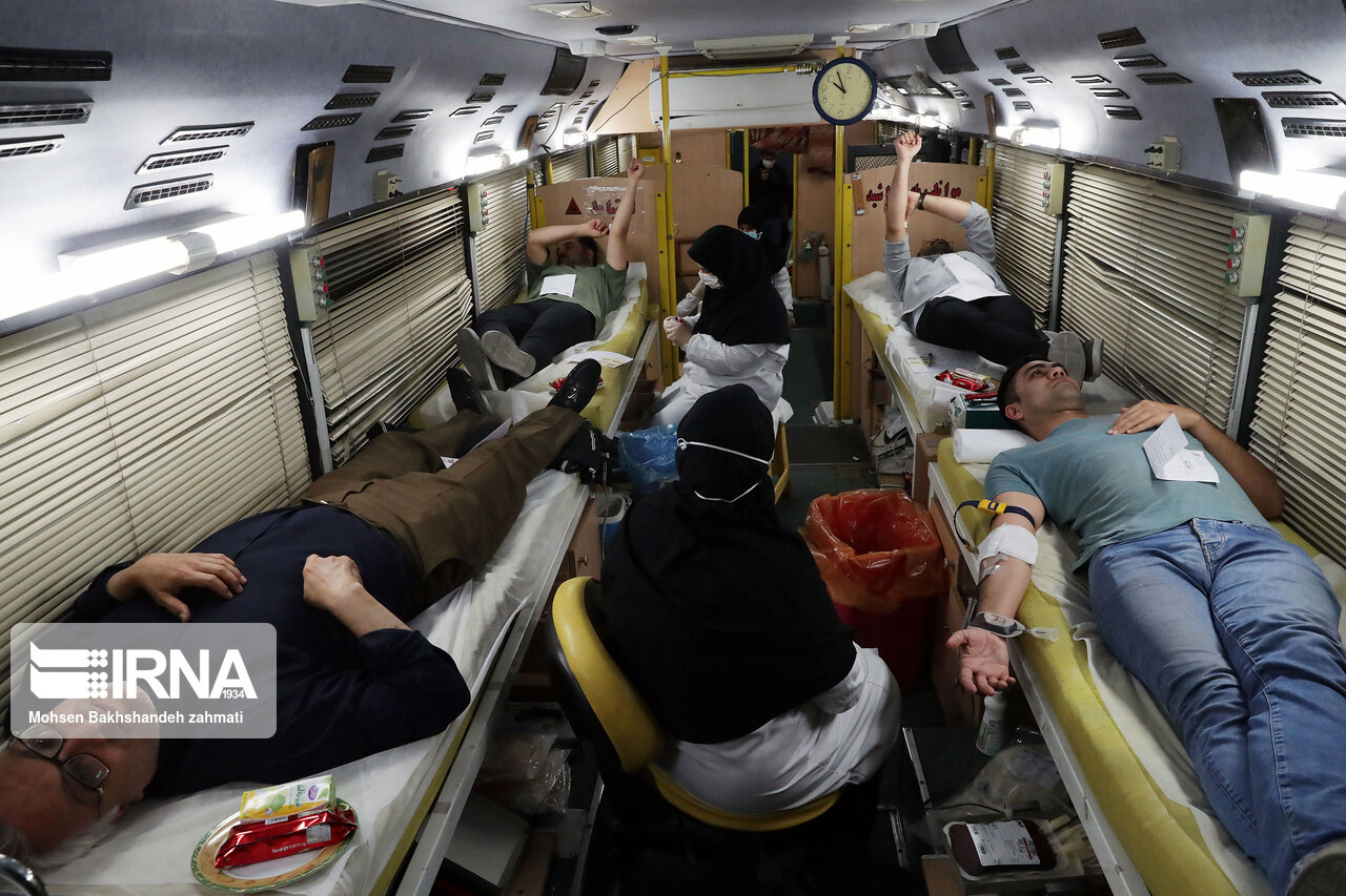 امکان اهدای خون در روستاها فراهم شود