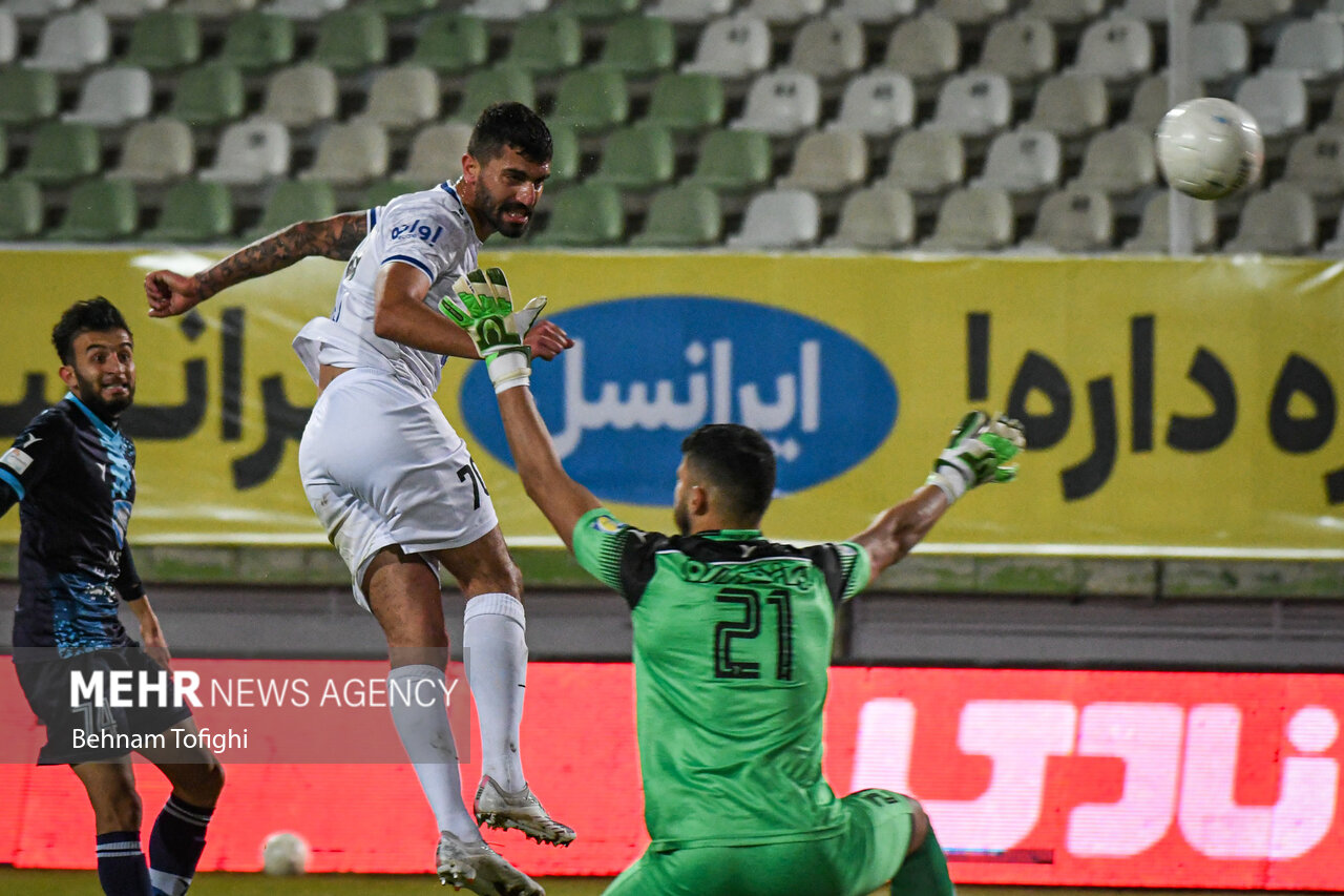 امیدوارم از این به بعد استقلال در نقل و انتقالات متلاشی نشود