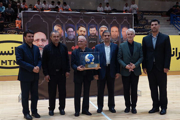 امیرتاش: کارم را برای هندبال کردهام/ رسانهها راه تشویق را
بلدند