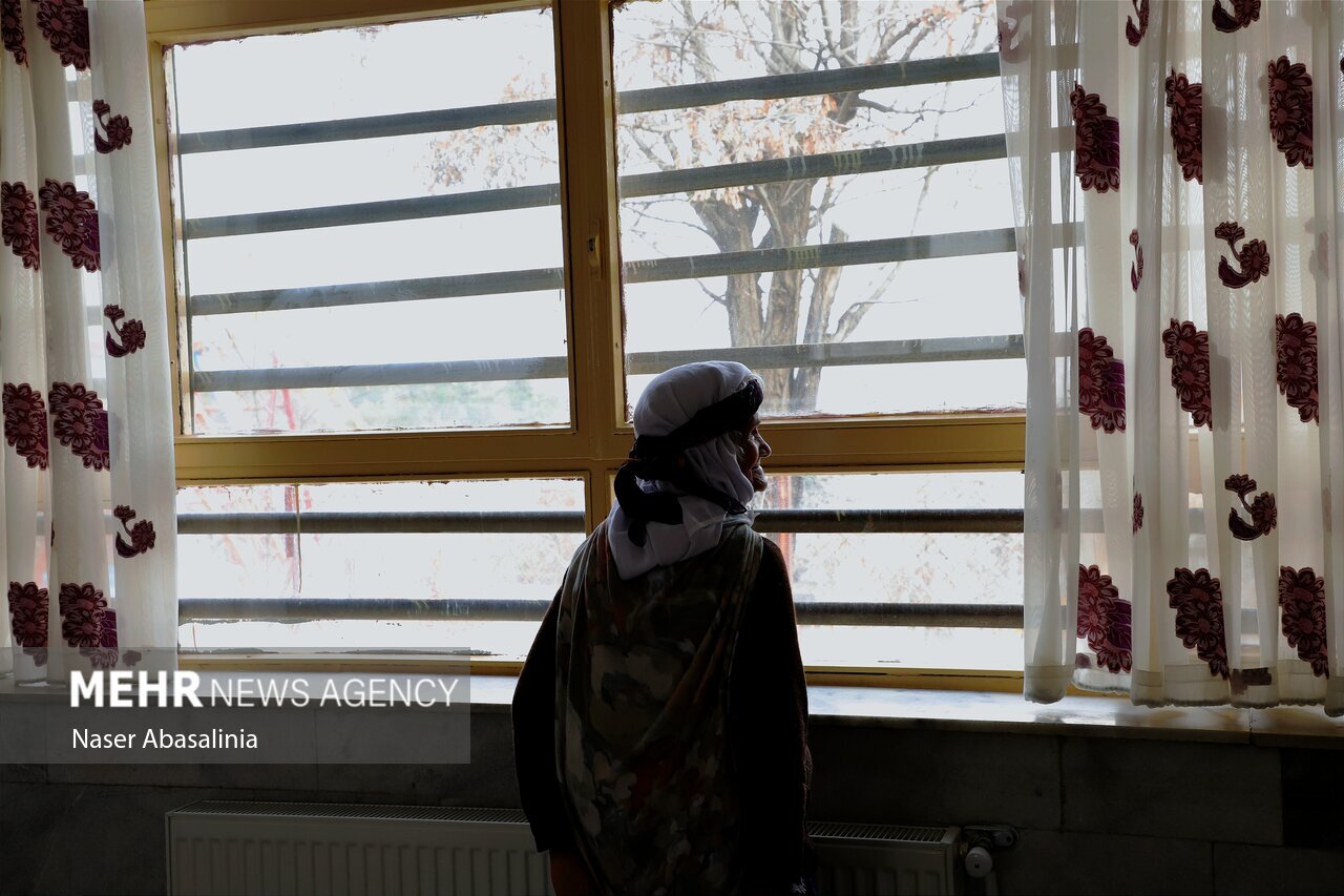 انتظار مادران سرای سالمندان سنندج