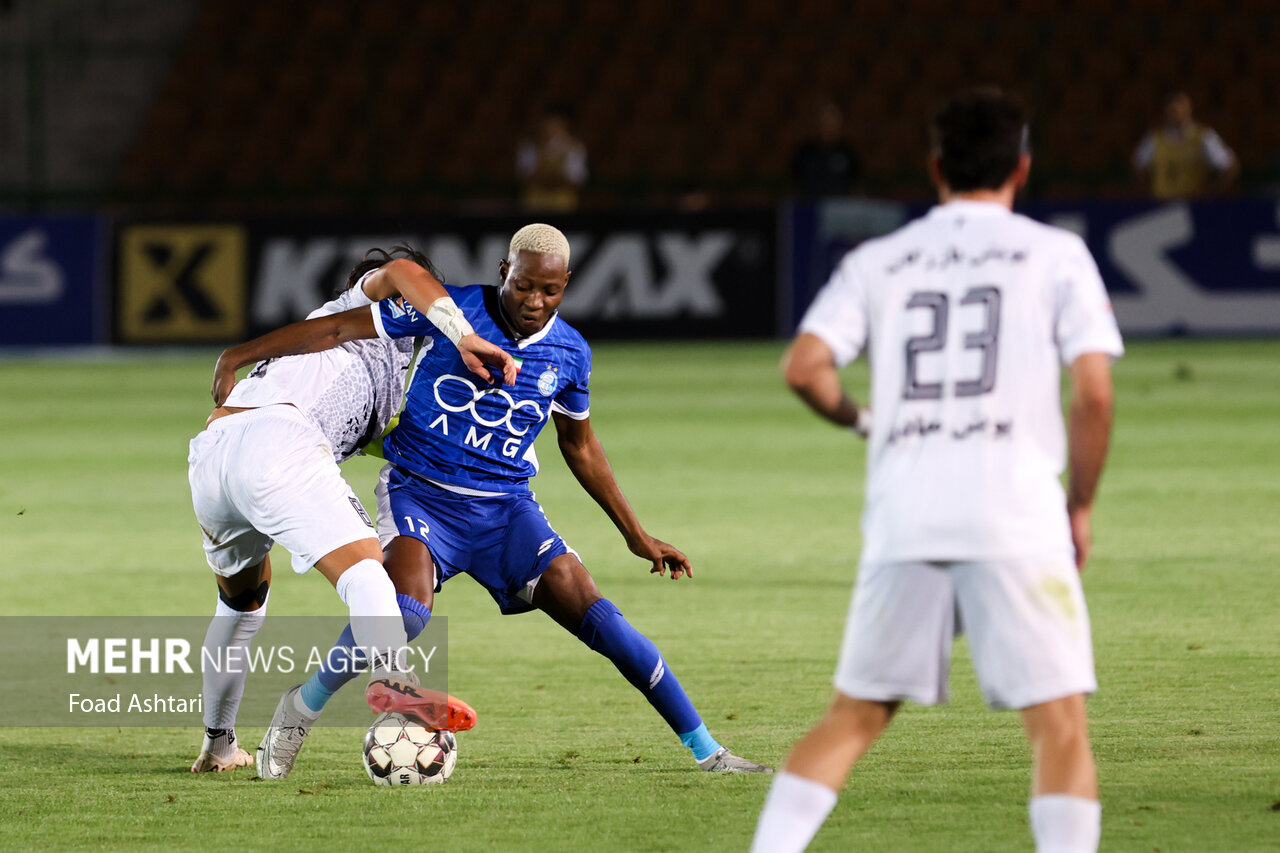 انتقاد از «سبک» بازی استقلال و اضافه وزن یک بازیکن؛ نقطه ضعف مشخص شد