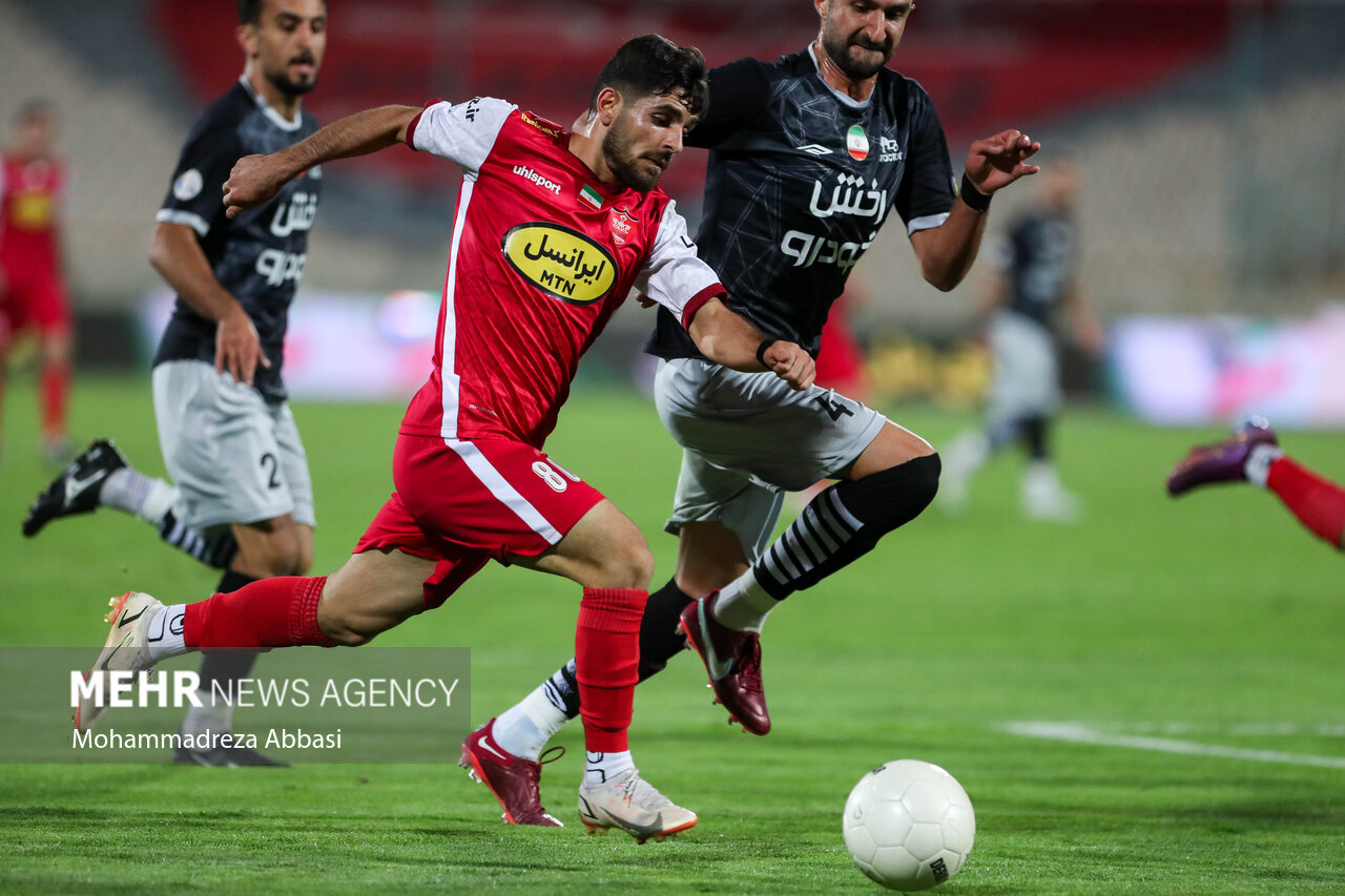 انتقاد از گلمحمدی به خاطر یک بازیکن/ترکیب پرسپولیس تغییر میکند؟