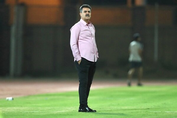 انتقاد تند پورموسوی از داوری دیدار با گل گهر