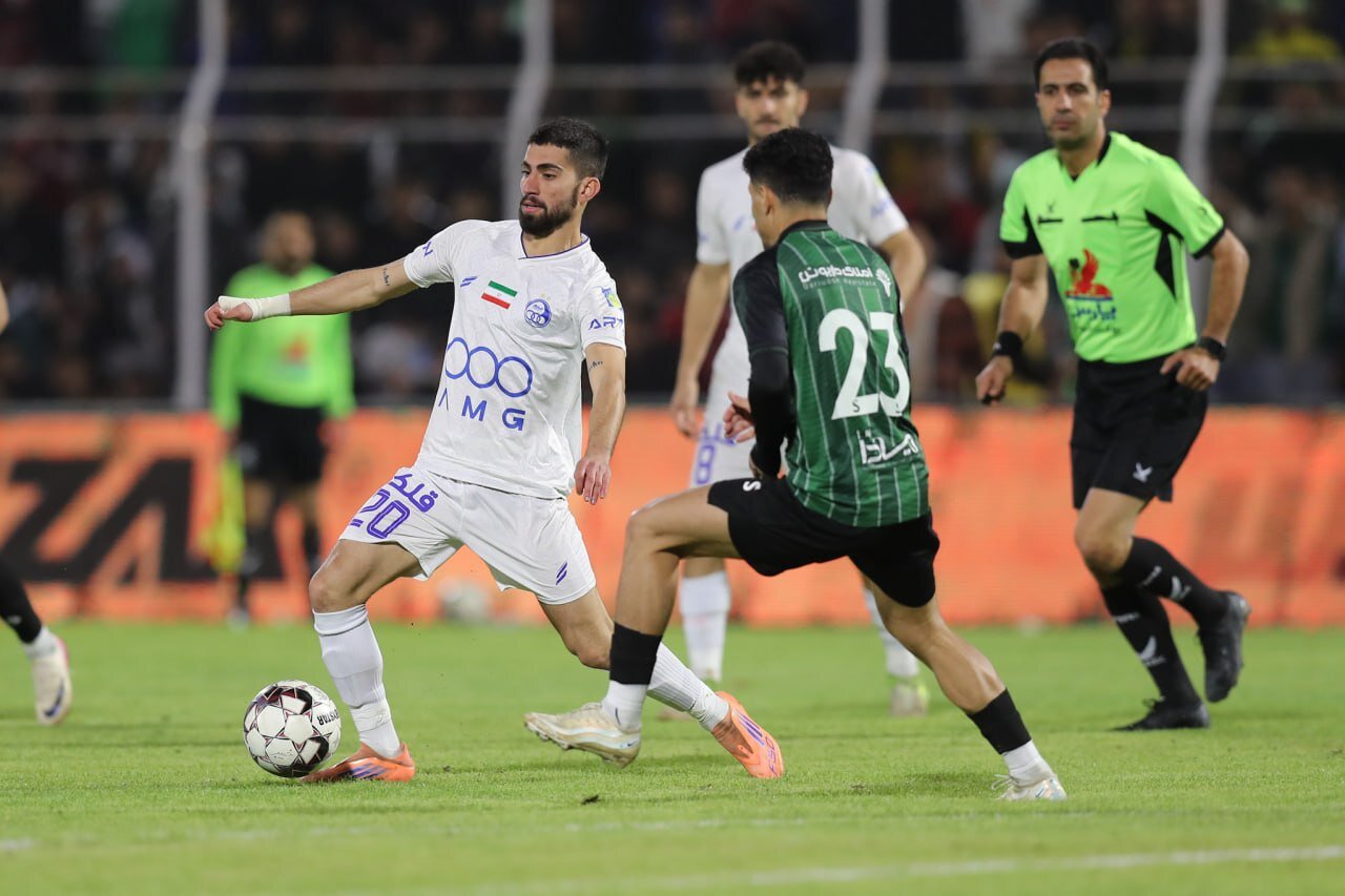 انتقاد مهاجم سابق استقلال از چند بازیکن/ تعویض‌های ساپینتو بی‌اثر است!