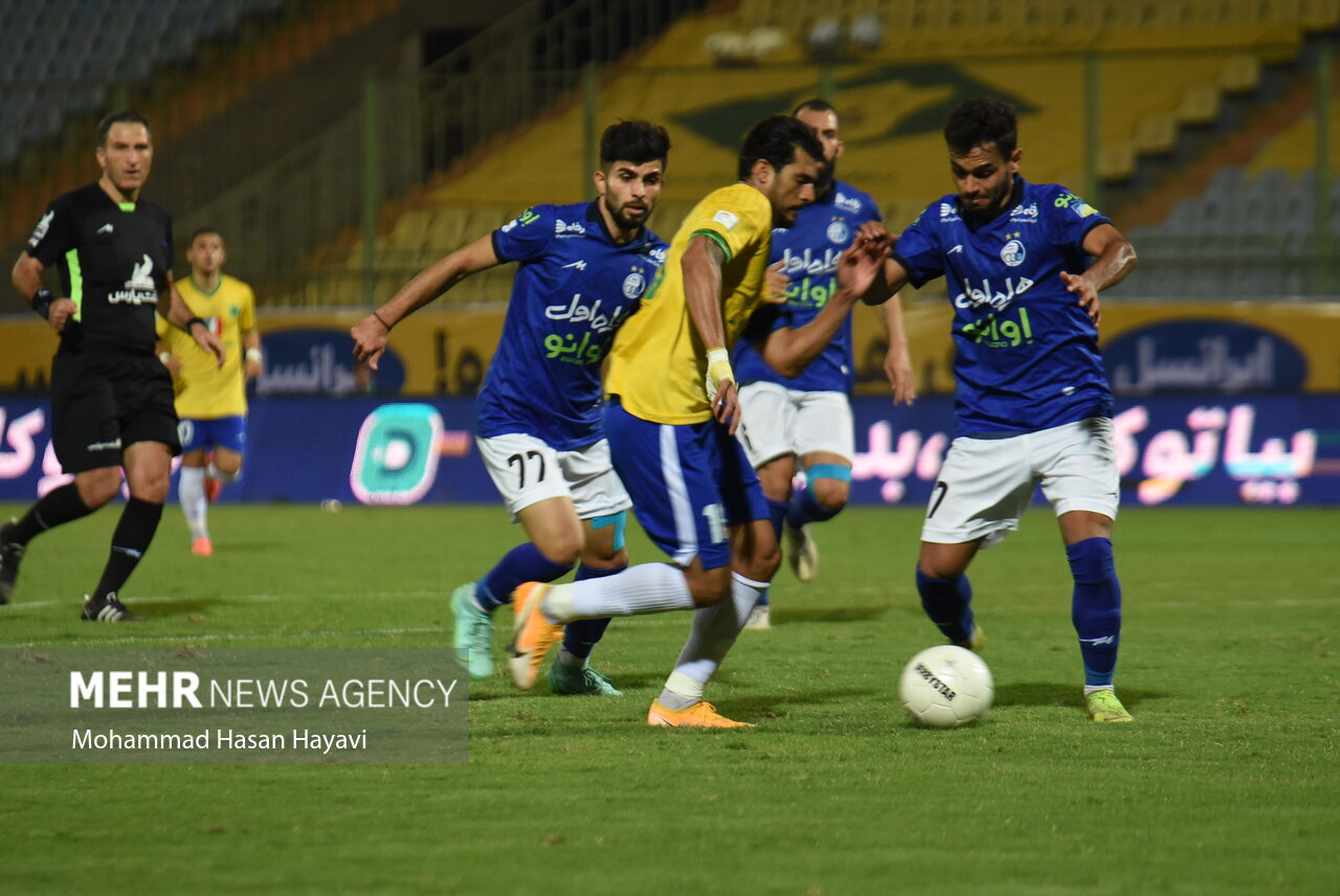 انتقاد مهاجم پیشین استقلال از ژستد و یامگا/ نگران این نتایج هستم