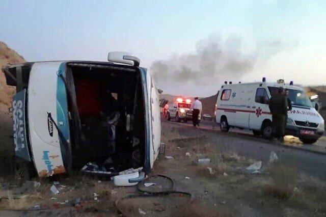 انتقال مصدومان حادثه تصادف در عراق به مهران/ ۴ فوتی و ۱۶مصدوم