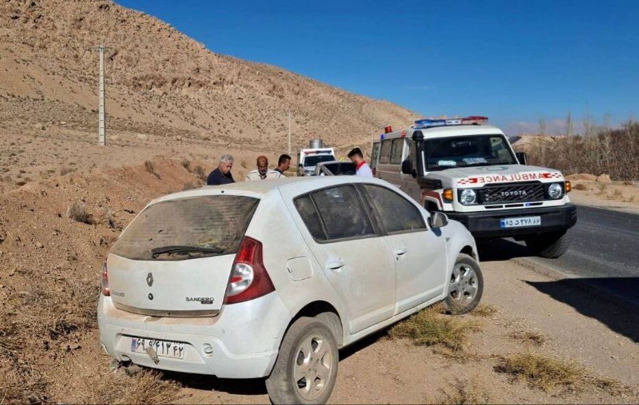 انحراف ساندرو در محور دامغان- فولاد محله؛ ۳ نفر مصدوم شدند