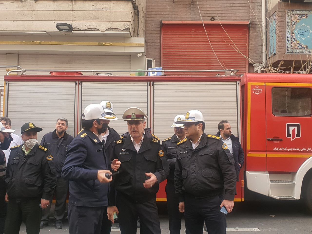 انسداد خیابان بهار جنوبی برای امنیت شهروندان