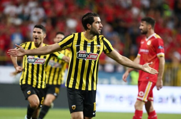 انصاریفرد در رادار تیم‌های اماراتی/ کریم آ.اک را ترک می‌کند؟