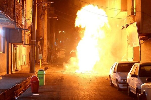 انفجار در باسمنج تبریز بر اثر پرتاب مواد محترقه