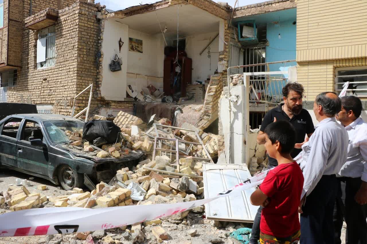 انفجار ساختمان ۳ طبقه در تهران/ خارج شدن ۱۲ نفر از زیرآوار