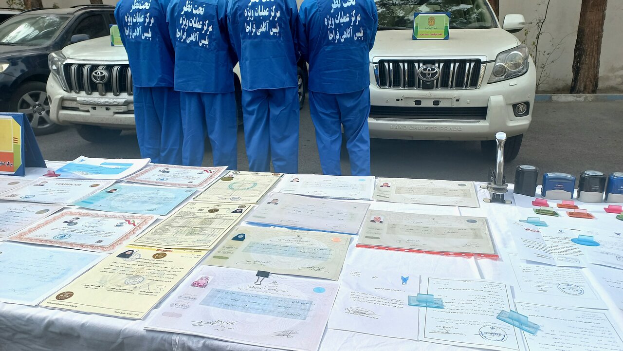 انهدام باند جعل اسناد خودرو در شهر ری