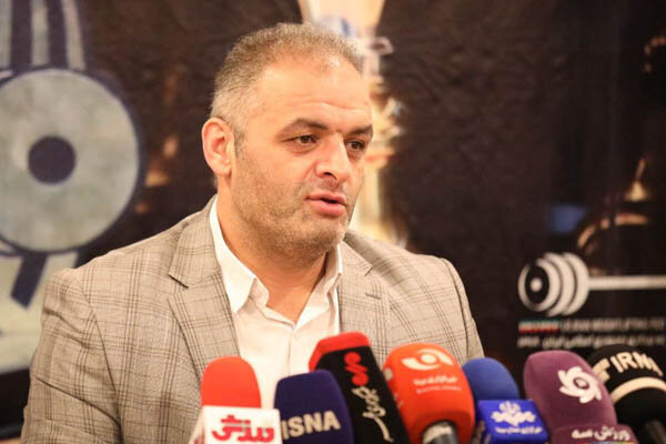 انوشیروانی: فدراسیون جهانی کمی به ما بی‌اعتمادست؛ در حال رایزنی هستیم