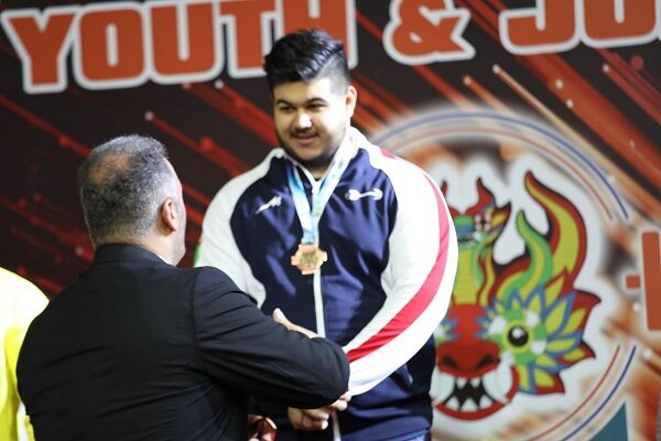 انوشیروانی: وزنه‌برداران غیرتی کار کردند/ یزدانی سرمایه ماست