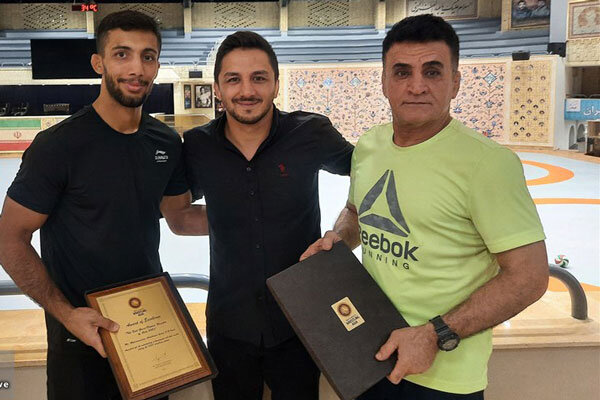 اهدای جوایز برترین مربی و فرنگیکار آسیا به محمد بنا و گرایی