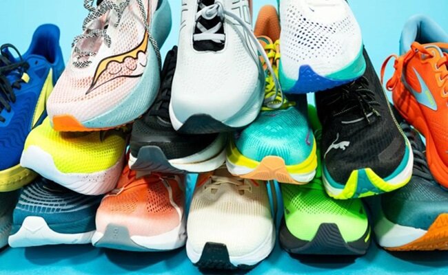 اهدای ۲۰۰ جفت کفش توسط یک نوجوان ۱۲ ساله به جنگ زدگان