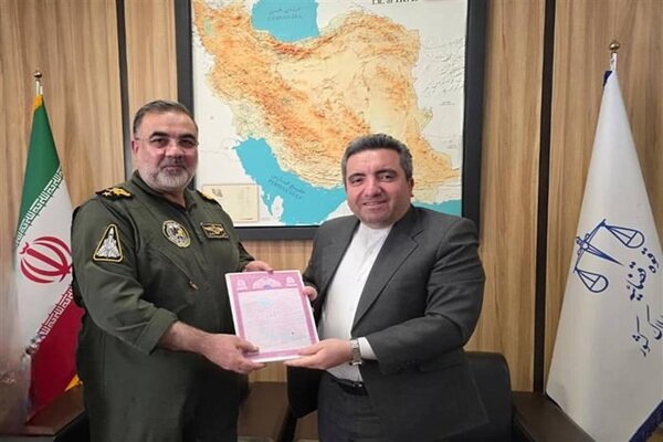 اهدای ۱۰۰ سند تک‌برگ اراضی کنارک به نیروی هوایی ارتش