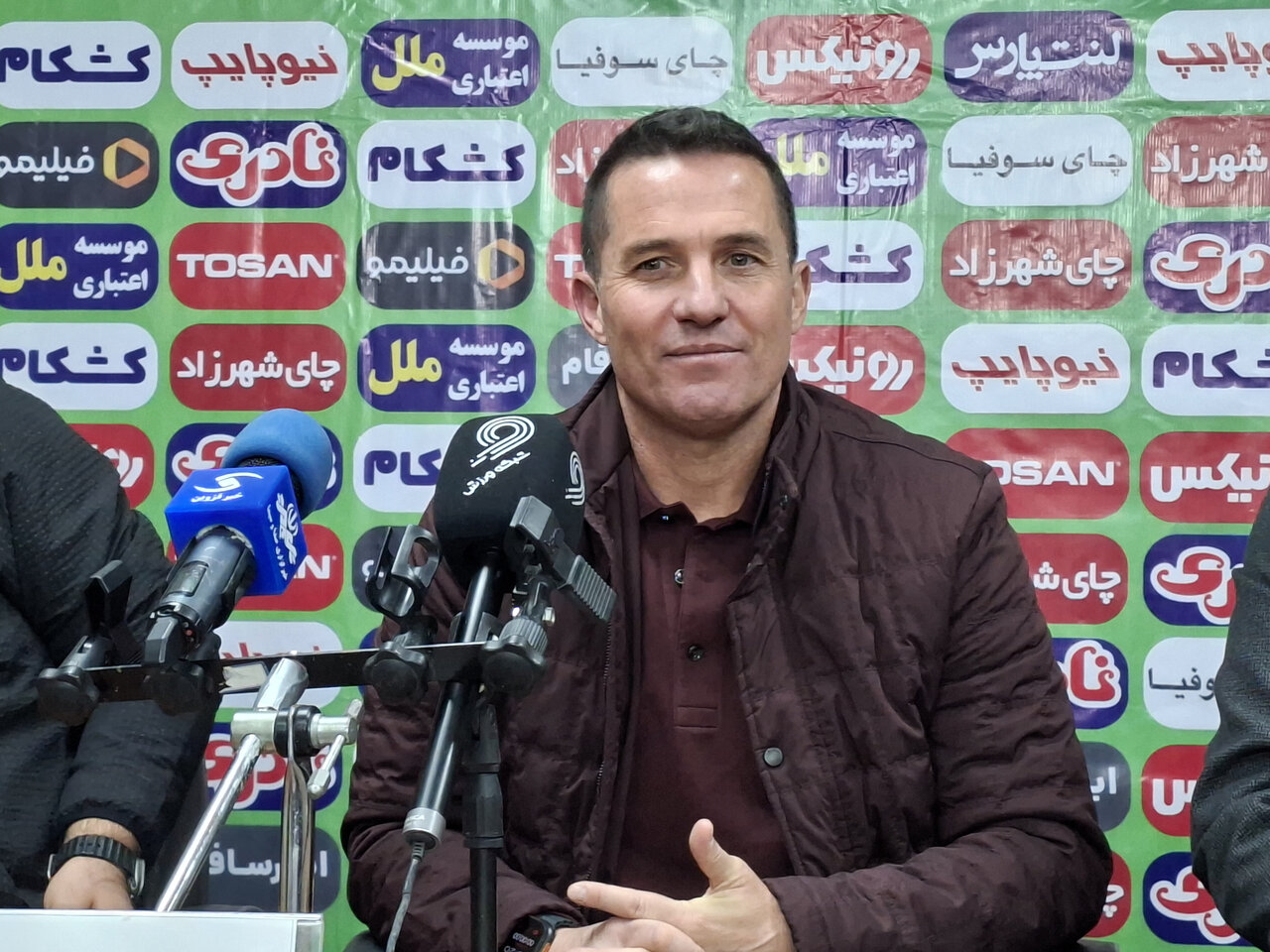 اوسمار ویهرا: نیمه اول خوب نبودیم اما جبران کردیم/ برد مهمی کسب کردیم